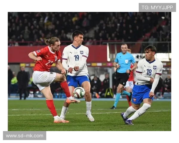 足球球星精彩打门瞬间盘点 各种经典进球技艺全解析